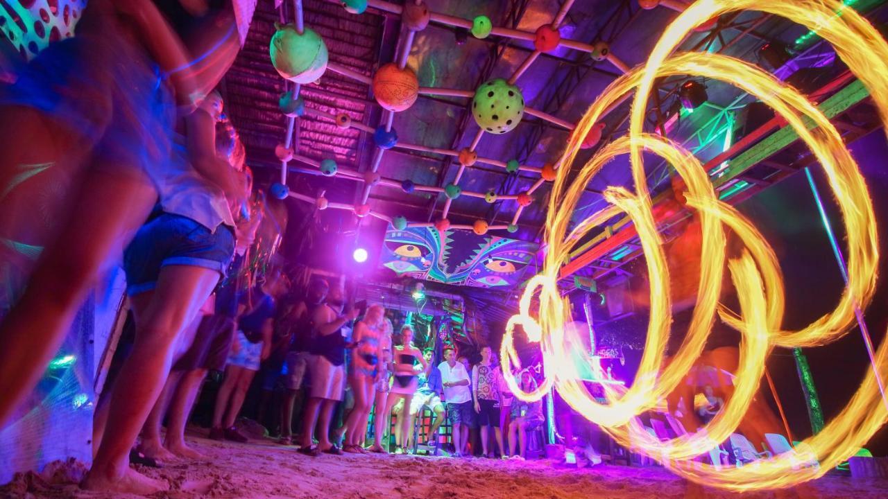 Stones Bar Dorm Rooms Koh Phi Phi Dış mekan fotoğraf